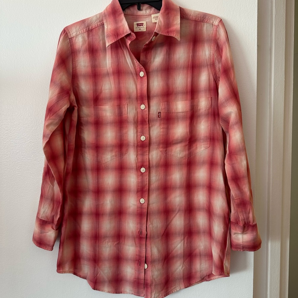 Levi’s shirt